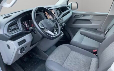 Volkswagen Transporter T6 рестайлинг, 2022 год, 3 900 000 рублей, 5 фотография