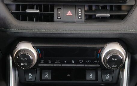 Toyota RAV4, 2025 год, 4 099 000 рублей, 21 фотография