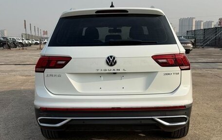 Volkswagen Tiguan II, 2022 год, 2 195 000 рублей, 5 фотография