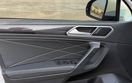 Volkswagen Tiguan II, 2022 год, 2 195 000 рублей, 14 фотография