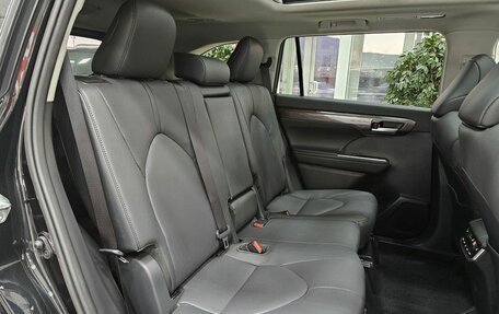 Toyota Highlander, 2025 год, 6 099 000 рублей, 14 фотография