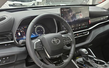 Toyota Highlander, 2025 год, 6 099 000 рублей, 22 фотография