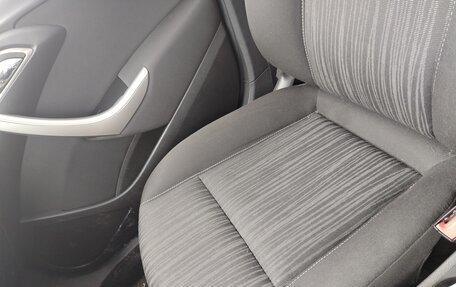 Opel Astra J, 2010 год, 725 000 рублей, 11 фотография