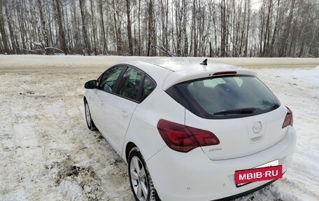 Opel Astra J, 2010 год, 725 000 рублей, 3 фотография