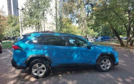 Toyota RAV4, 2021 год, 2 950 000 рублей, 3 фотография