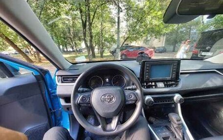 Toyota RAV4, 2021 год, 2 950 000 рублей, 13 фотография