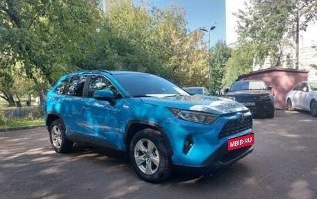 Toyota RAV4, 2021 год, 2 950 000 рублей, 5 фотография