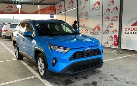 Toyota RAV4, 2021 год, 2 950 000 рублей, 10 фотография