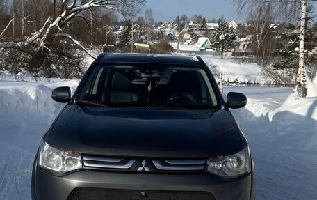 Mitsubishi Outlander III рестайлинг 3, 2013 год, 1 500 000 рублей, 1 фотография