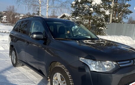 Mitsubishi Outlander III рестайлинг 3, 2013 год, 1 500 000 рублей, 6 фотография