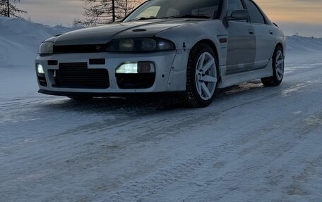 Nissan Skyline, 1996 год, 550 000 рублей, 4 фотография