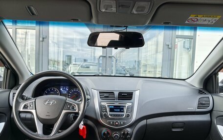 Hyundai Solaris II рестайлинг, 2015 год, 950 000 рублей, 16 фотография