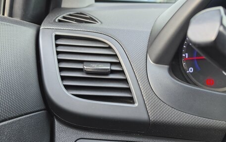 Hyundai Solaris II рестайлинг, 2015 год, 950 000 рублей, 23 фотография