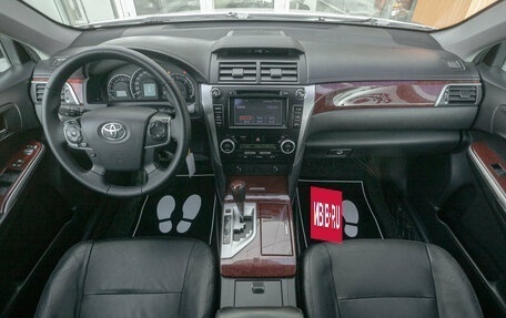 Toyota Camry, 2012 год, 1 735 000 рублей, 10 фотография