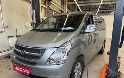 Hyundai Grand Starex Grand Starex I рестайлинг 2, 2015 год, 1 799 000 рублей, 1 фотография