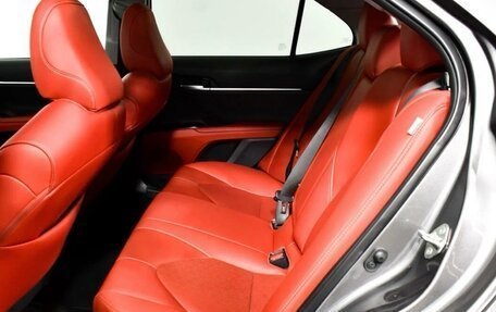 Toyota Camry, 2019 год, 2 000 000 рублей, 11 фотография