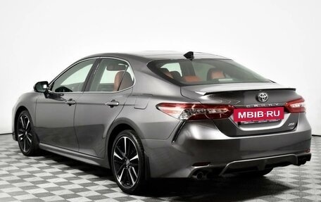 Toyota Camry, 2019 год, 2 000 000 рублей, 7 фотография