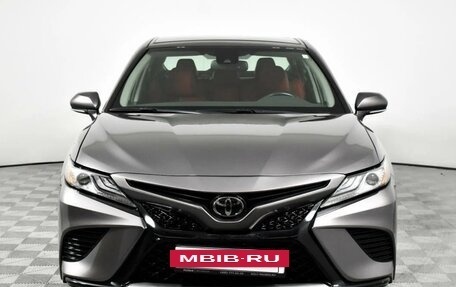 Toyota Camry, 2019 год, 2 000 000 рублей, 2 фотография