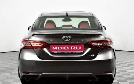 Toyota Camry, 2019 год, 2 000 000 рублей, 6 фотография