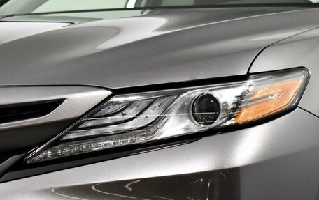 Toyota Camry, 2019 год, 2 000 000 рублей, 14 фотография