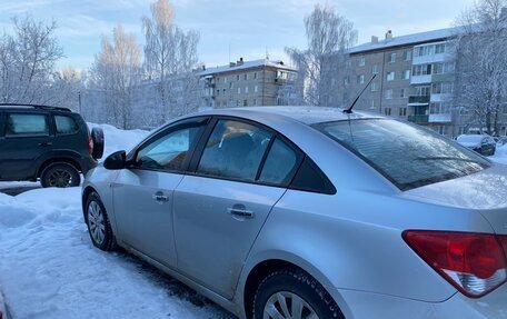 Chevrolet Cruze II, 2011 год, 650 000 рублей, 3 фотография