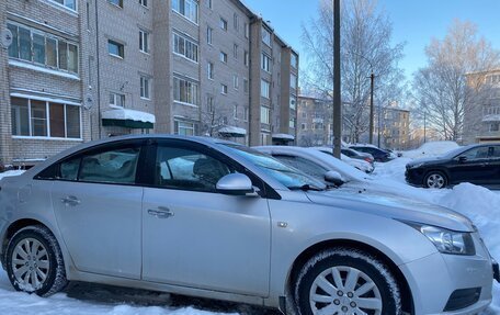 Chevrolet Cruze II, 2011 год, 650 000 рублей, 2 фотография