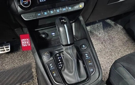 Hyundai Kona I, 2022 год, 1 680 000 рублей, 10 фотография