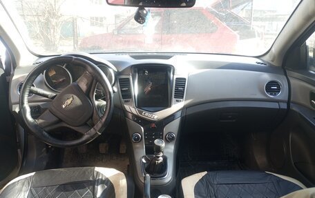 Chevrolet Cruze II, 2010 год, 370 000 рублей, 5 фотография