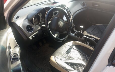 Chevrolet Cruze II, 2010 год, 370 000 рублей, 6 фотография