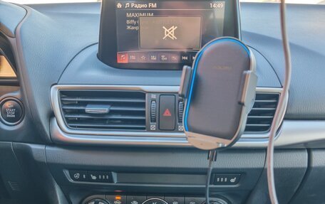 Mazda 3, 2017 год, 2 200 000 рублей, 17 фотография