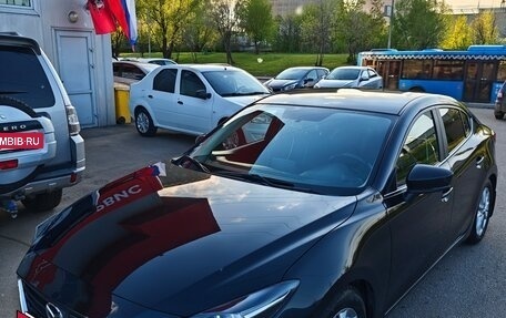 Mazda 3, 2017 год, 2 200 000 рублей, 24 фотография