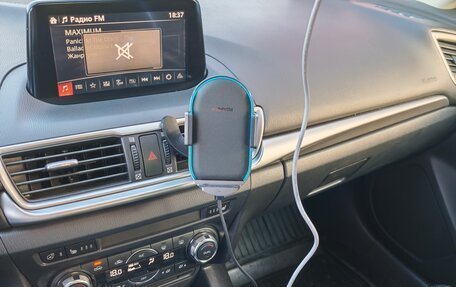 Mazda 3, 2017 год, 2 200 000 рублей, 34 фотография