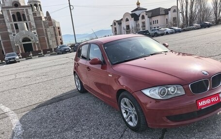 BMW 1 серия, 2008 год, 750 000 рублей, 2 фотография