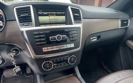 Mercedes-Benz GL-Класс, 2015 год, 4 000 000 рублей, 20 фотография
