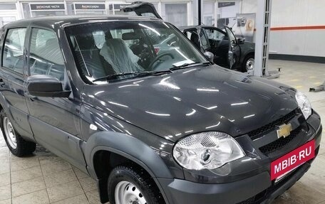 Chevrolet Niva I рестайлинг, 2019 год, 759 000 рублей, 2 фотография