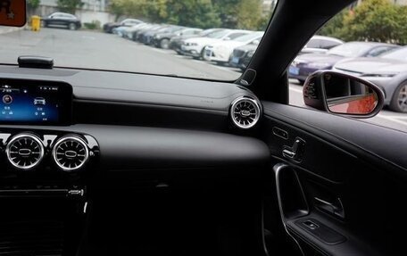 Mercedes-Benz CLA, 2024 год, 5 700 000 рублей, 20 фотография