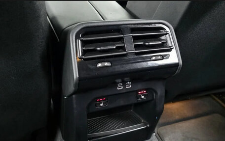 BMW 5 серия, 2023 год, 5 600 000 рублей, 10 фотография