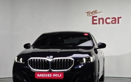 BMW 5 серия, 2023 год, 5 600 000 рублей, 2 фотография