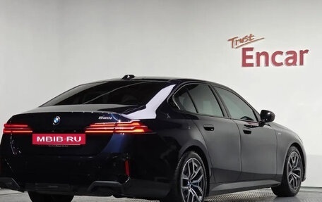 BMW 5 серия, 2023 год, 5 600 000 рублей, 4 фотография