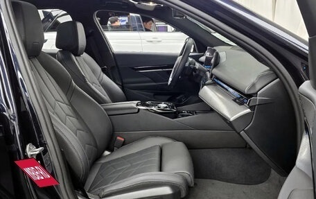 BMW 5 серия, 2023 год, 5 600 000 рублей, 12 фотография