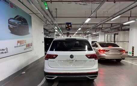 Volkswagen Tiguan II, 2022 год, 2 200 000 рублей, 5 фотография