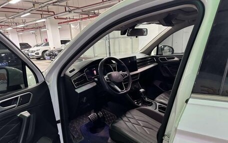 Volkswagen Tiguan II, 2022 год, 2 200 000 рублей, 7 фотография