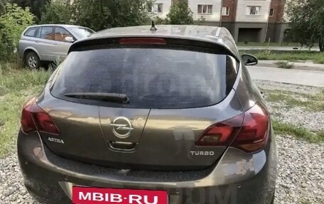 Opel Astra J, 2011 год, 650 000 рублей, 6 фотография