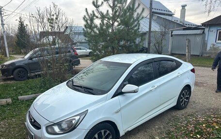 Hyundai Solaris II рестайлинг, 2012 год, 750 000 рублей, 3 фотография