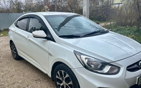 Hyundai Solaris II рестайлинг, 2012 год, 750 000 рублей, 4 фотография
