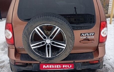 Chevrolet Niva I рестайлинг, 2017 год, 870 000 рублей, 6 фотография