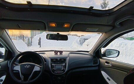 Hyundai Solaris II рестайлинг, 2011 год, 360 000 рублей, 6 фотография