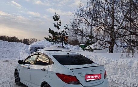 Hyundai Solaris II рестайлинг, 2011 год, 360 000 рублей, 3 фотография