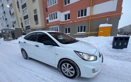 Hyundai Solaris II рестайлинг, 2013 год, 550 000 рублей, 9 фотография