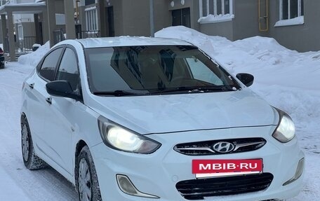 Hyundai Solaris II рестайлинг, 2013 год, 550 000 рублей, 3 фотография